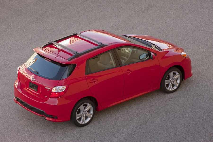  Toyota Matrix 2011 года  (фото 29 из 38)